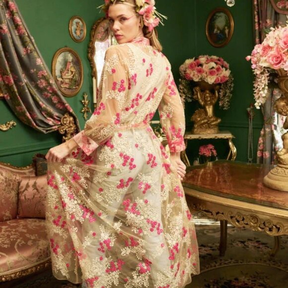 Aratta Silent Journey Fairy Rose Embroidered Sheer Duster Robe Floral Pink Cream - Picture 3 of 15